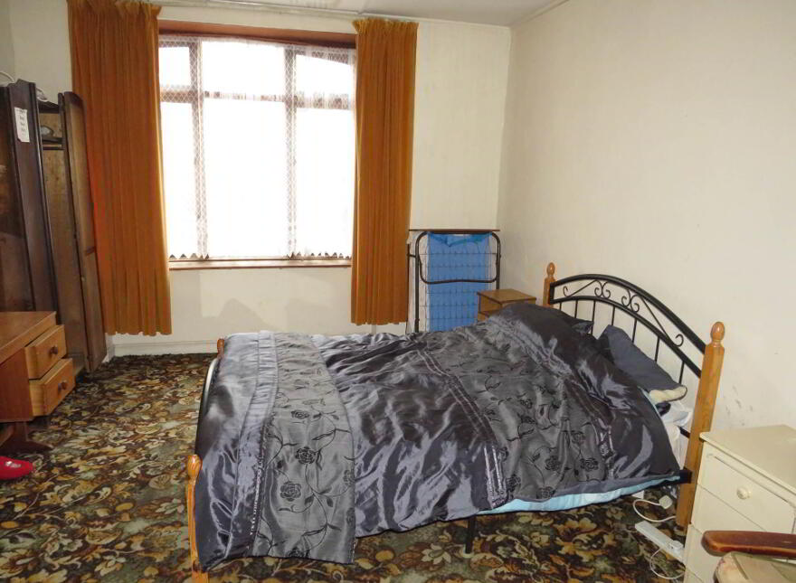 26 Main Street, Charleville, P56YV80
