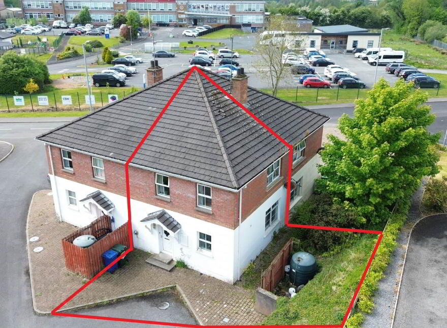 4 Gortacharan Mews, Lisnaskea, Enniskillen, BT92 0LB photo