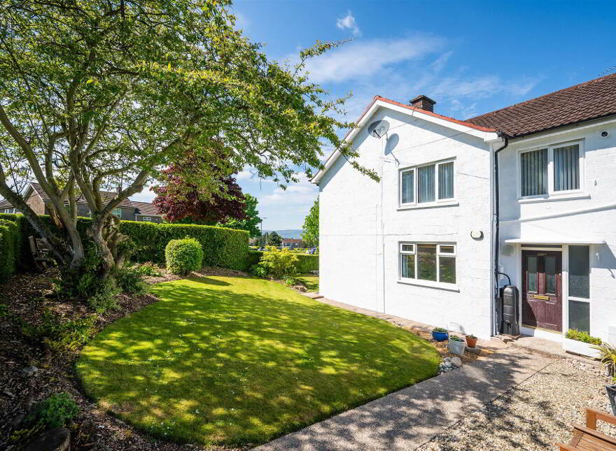 152b Lower Braniel Road, Belfast, BT5 7NG photo