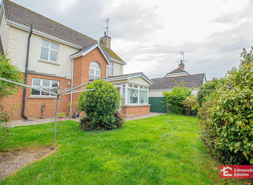 52 Tullymore Dale, Broughshane, Ballymena, BT43 7TD