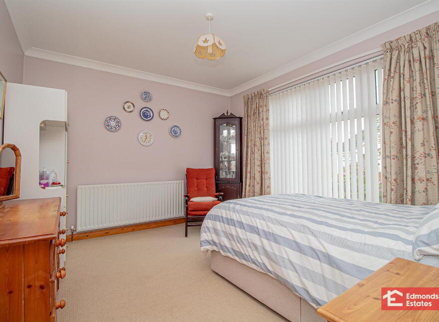 52 Tullymore Dale, Broughshane, Ballymena, BT43 7TD