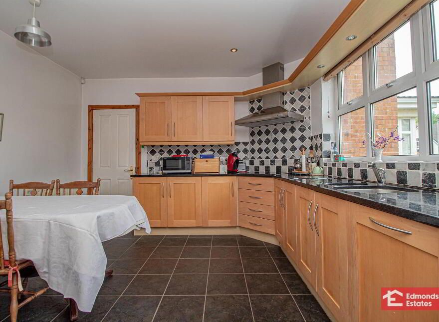 52 Tullymore Dale, Broughshane, Ballymena, BT43 7TD