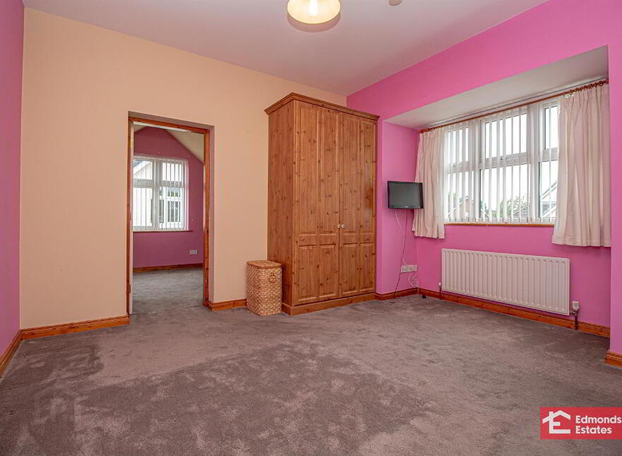 52 Tullymore Dale, Broughshane, Ballymena, BT43 7TD