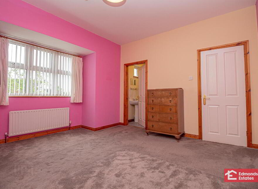 52 Tullymore Dale, Broughshane, Ballymena, BT43 7TD
