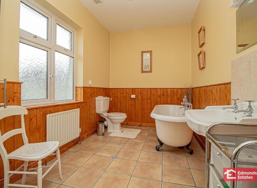 52 Tullymore Dale, Broughshane, Ballymena, BT43 7TD