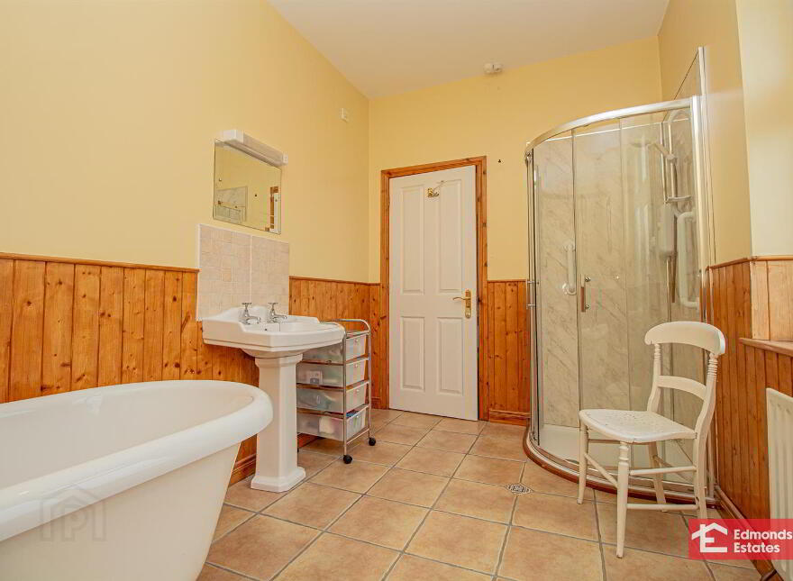 52 Tullymore Dale, Broughshane, Ballymena, BT43 7TD