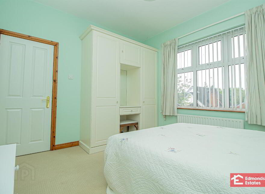 52 Tullymore Dale, Broughshane, Ballymena, BT43 7TD