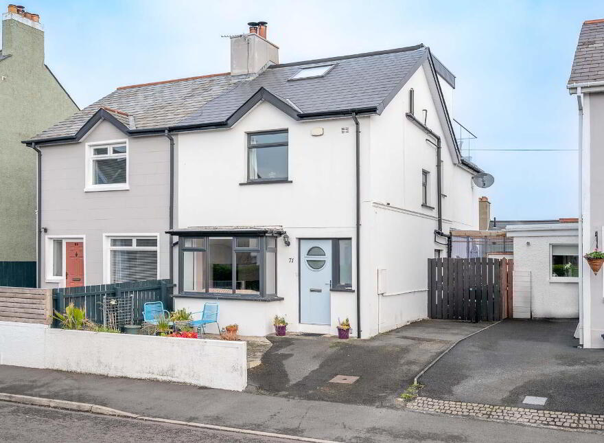 71 Victoria Road, Bangor, BT20 5ER photo