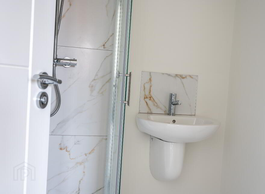 Semi Detached, Hazelgrove Avenue, Belfast Road, Lurgan, BT66 7TF