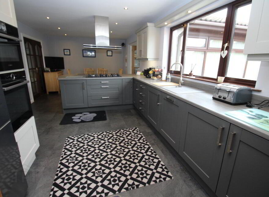 45 Broadlands, Carrickfergus, BT38 7BL
