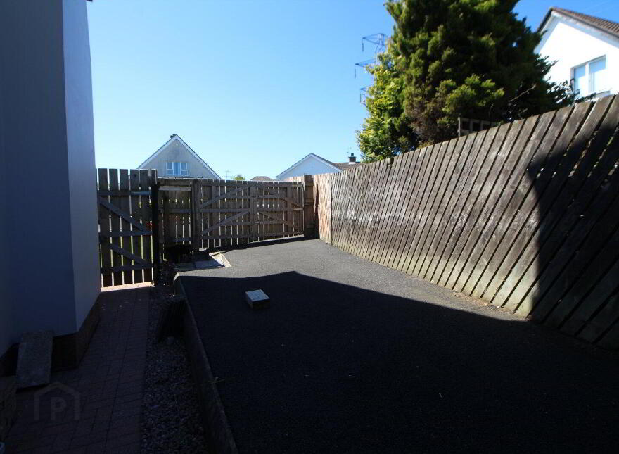 45 Broadlands, Carrickfergus, BT38 7BL