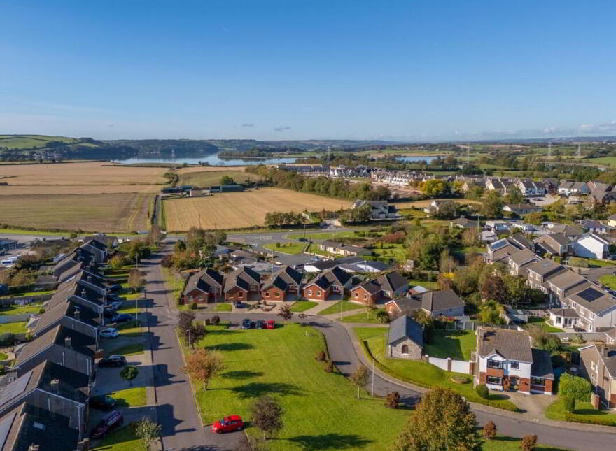 34 Rose Lawn, Ballinacurra, Midleton photo