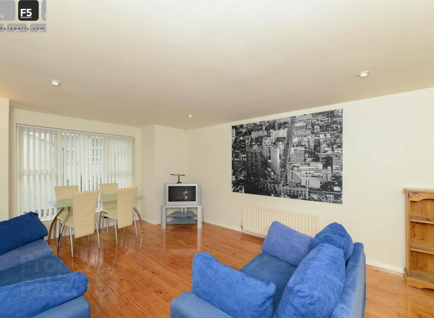 18 Fitzwilliam Square, Rugby Avenue, Belfast, BT7 1JH photo