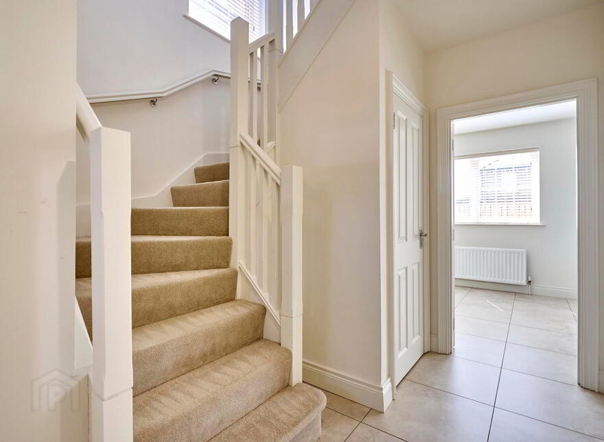 33 Helens Wood Crescent, Bangor, BT19 1FE