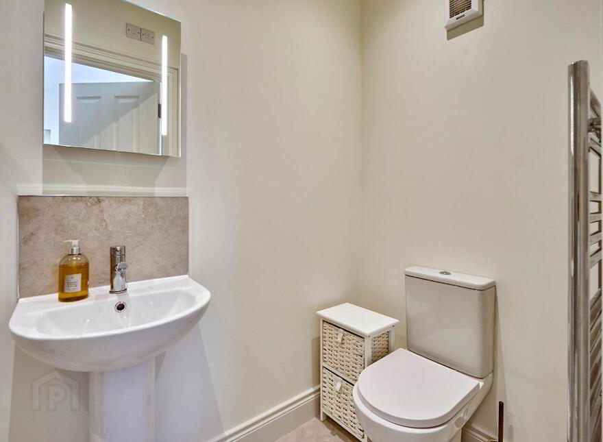 33 Helens Wood Crescent, Bangor, BT19 1FE