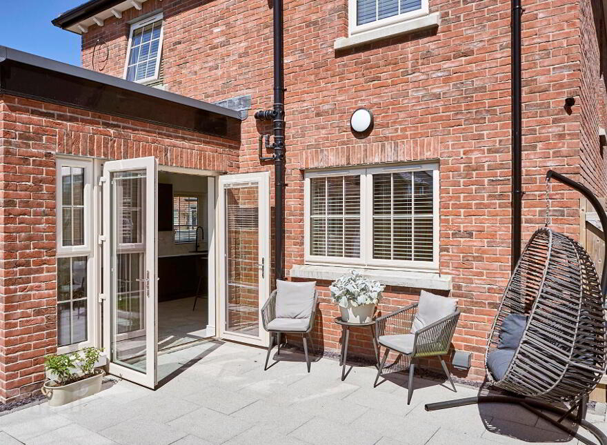 33 Helens Wood Crescent, Bangor, BT19 1FE