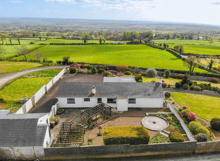 6 Whinney Hill, Lisburn, BT28 3UZ