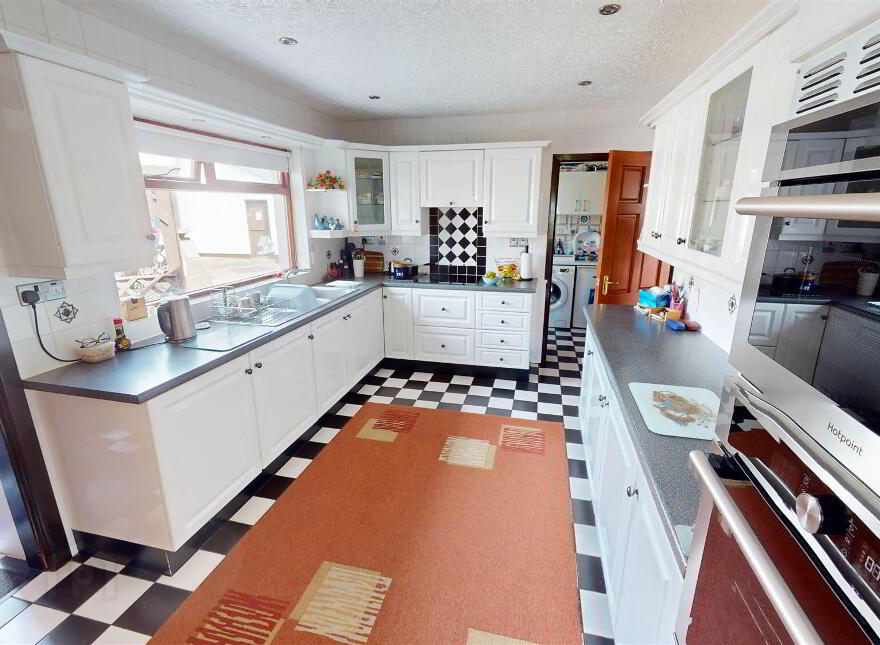6 Whinney Hill, Lisburn, BT28 3UZ