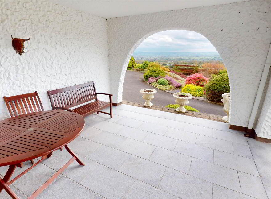 6 Whinney Hill, Lisburn, BT28 3UZ