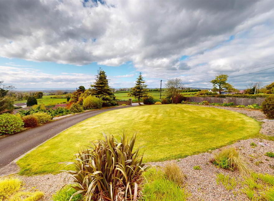 6 Whinney Hill, Lisburn, BT28 3UZ