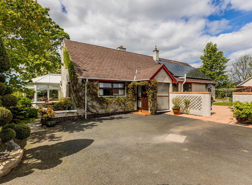 101 Carnreagh, Hillsborough, BT26 6LJ photo