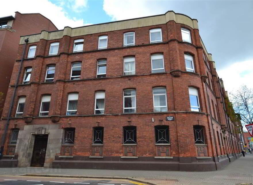 17 Tyrone House, Adelaide Street, Belfast, BT2 8HH photo