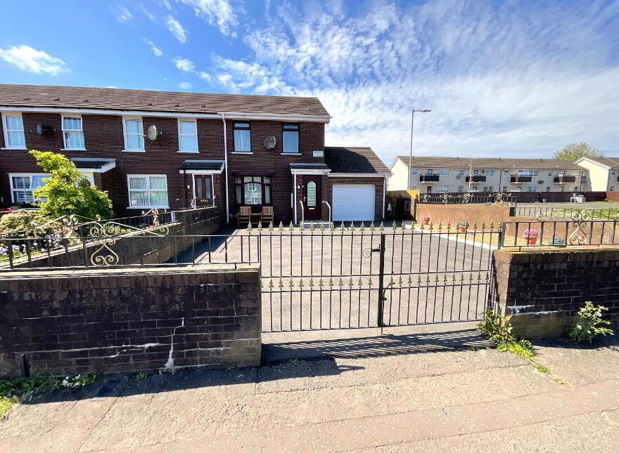 1 Agnes Close, Belfast, BT13 1DJ photo