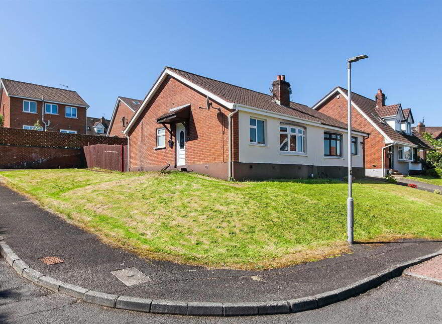 25 Hollybrook Grove, Newtownabbey, BT36 4ZR photo