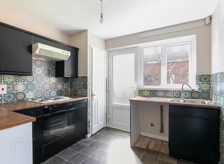 25 Hollybrook Grove, Newtownabbey, BT36 4ZR