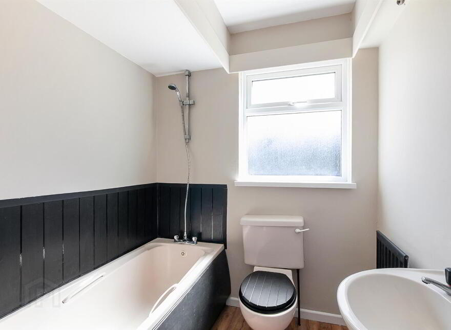 25 Hollybrook Grove, Newtownabbey, BT36 4ZR