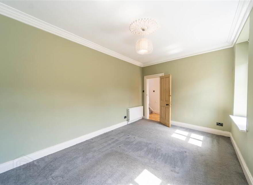 35 Groomsport Road, Bangor, BT20 5LW