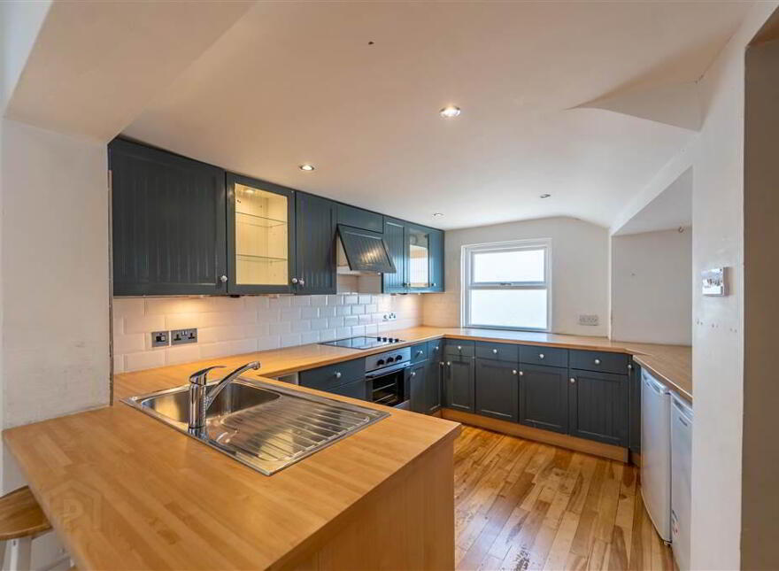 35 Groomsport Road, Bangor, BT20 5LW