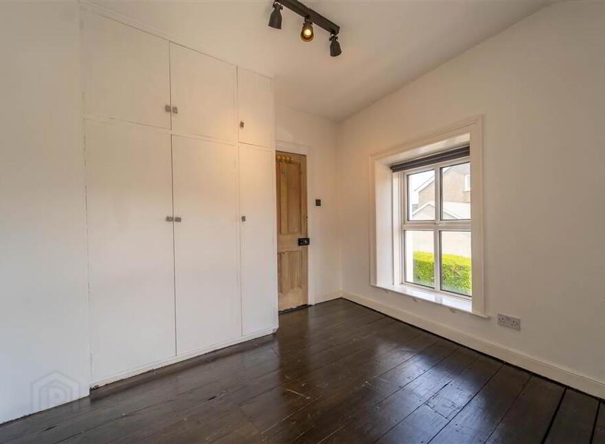 35 Groomsport Road, Bangor, BT20 5LW