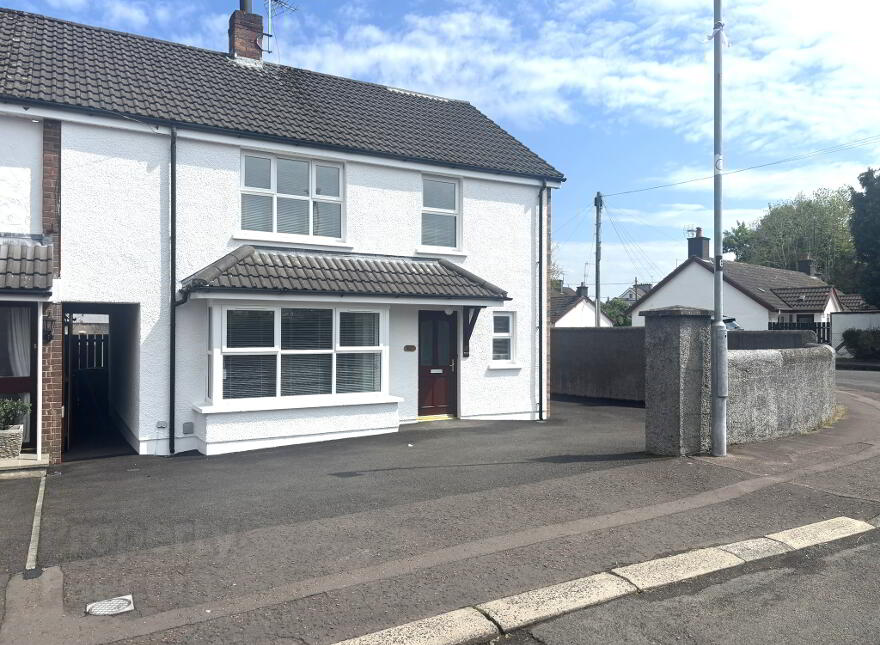 67 Riverdale, Ballymena, BT42 2JB photo