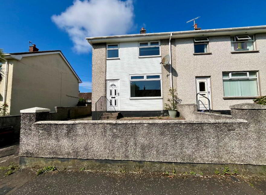 52 Drumhoy Drive, Carrickfergus, BT38 8NL photo