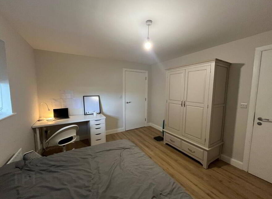 308 College Court Central, Belfast, BT1 6BF