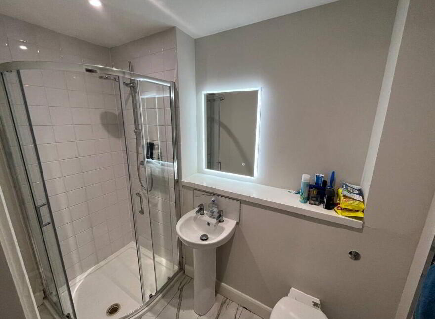 308 College Court Central, Belfast, BT1 6BF