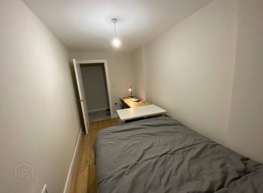 308 College Court Central, Belfast, BT1 6BF