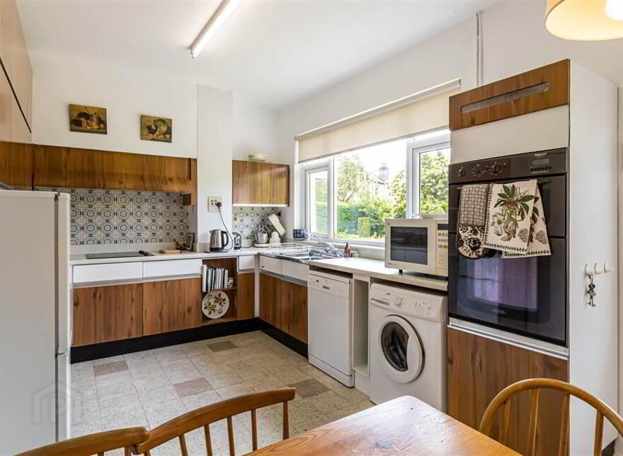38 Malone Hill Park, Off Malone Road, Belfast, BT9 6RE