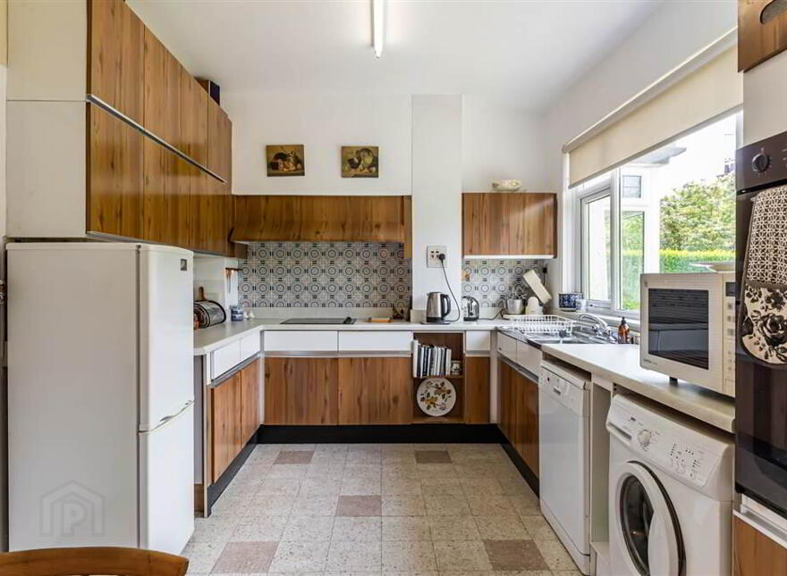 38 Malone Hill Park, Off Malone Road, Belfast, BT9 6RE