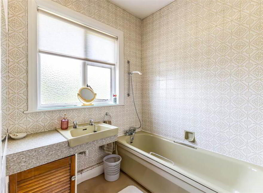 38 Malone Hill Park, Off Malone Road, Belfast, BT9 6RE