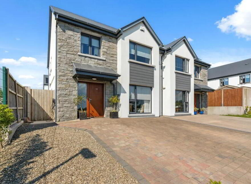 14 The Orchard, Bishops Island, Watergrasshill photo