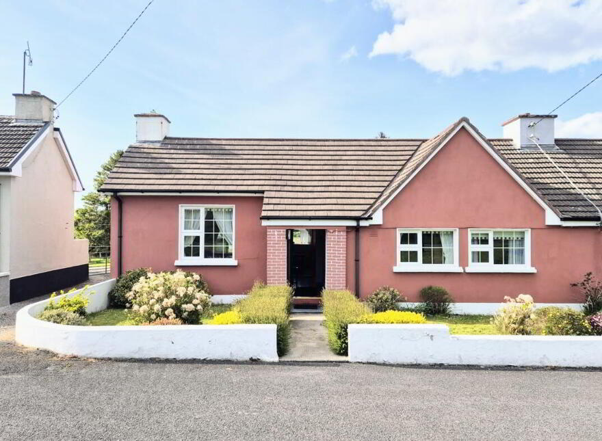 5 Marian Crescent, Blacklion, F91X527 photo