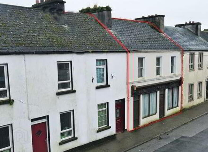 Pound Street, Ballaghaderreen, F45RK11