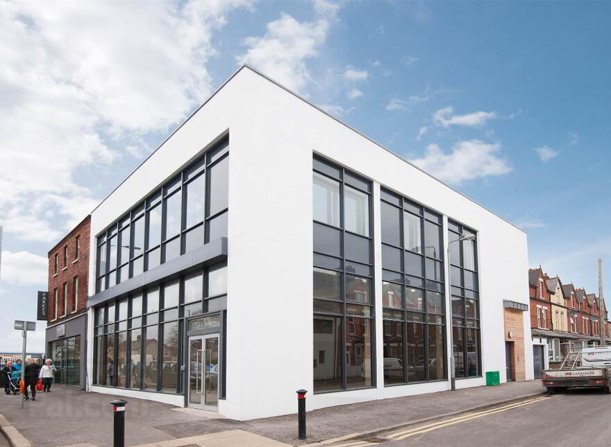 Apt 3, 2a Castleview Terrace, Upper Newtownards Road, Belfast, BT4 3FD photo