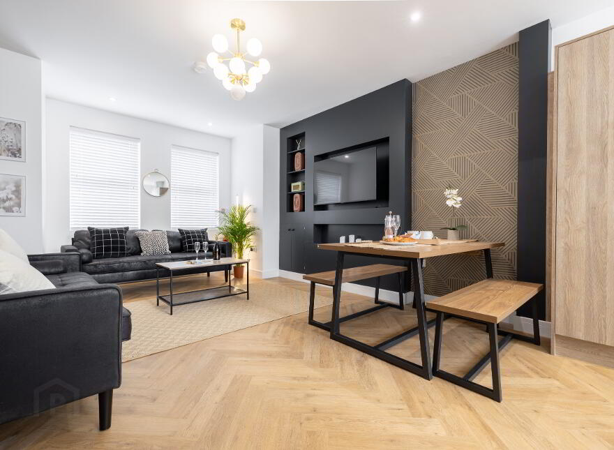 Albertbridge Road, Belfast, BT5 4PX