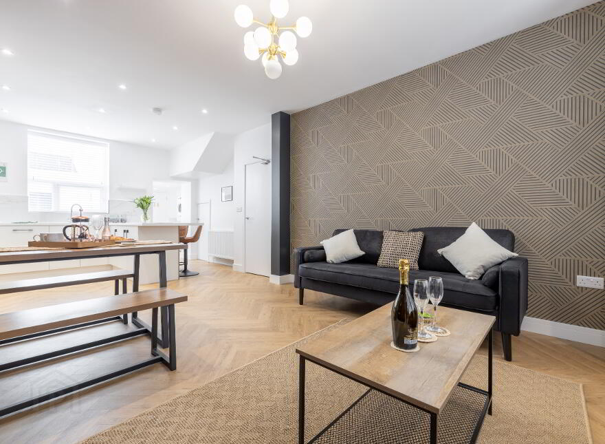 Albertbridge Road, Belfast, BT5 4PX