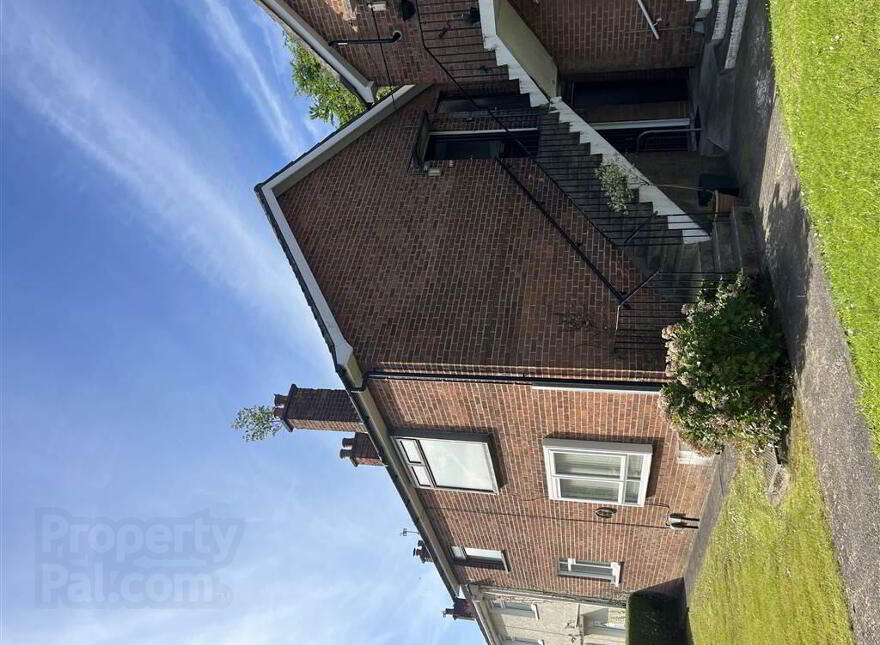 Belvoir Drive, Belfast, BT8 7DP photo