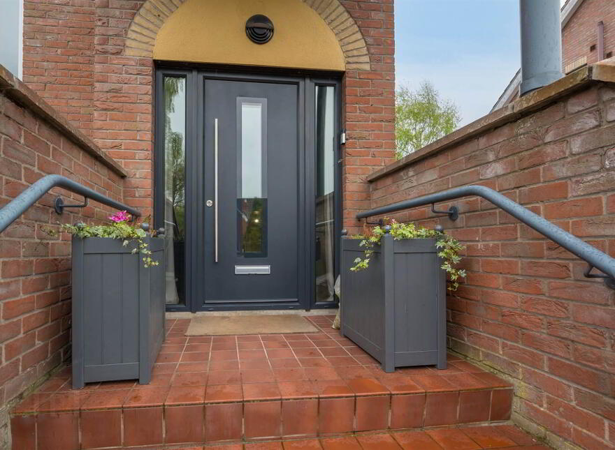 2 Barnetts Chase, Belfast, BT5 7BF