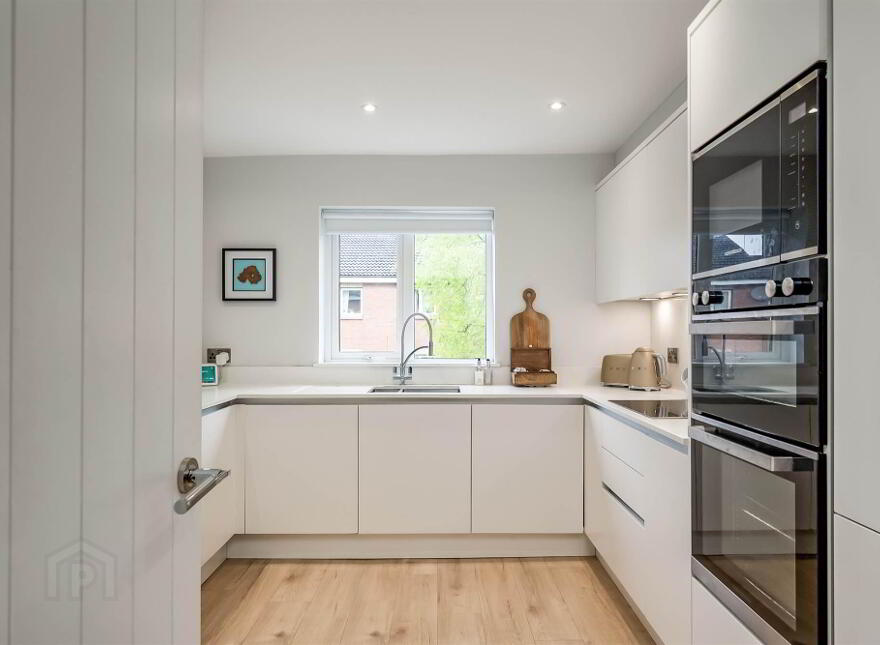 2 Barnetts Chase, Belfast, BT5 7BF